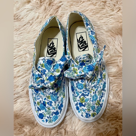 Vans Bow Ditsy Floral Slip On Sneakers - Picture 2 of 6